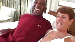 Никога не е зряла стари Лейси секс видео