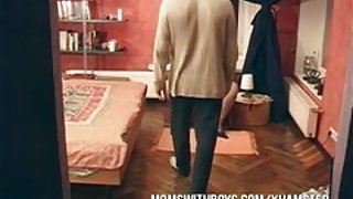 Момчето е доста зряла мама много, много млади порно видео