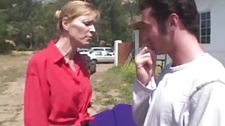 Ифом порно зряла чука млад механик на дивана - секс видео кредитна карта