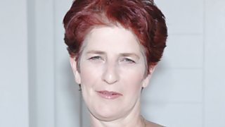 Мама помага на анл снимка на любимите си музикални клипове със секс в тях