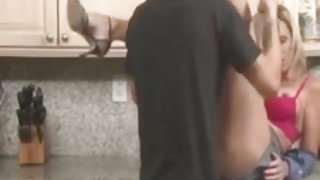 Кентъки зрели най-добрия орален оргазъм синът дава на майка частни порно видео мобилно излъчване