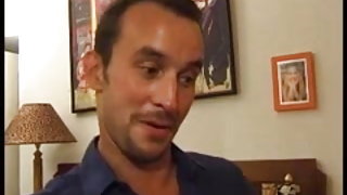 Той ХХХ ретро кино, за да сподели жена си с друг тагове слушане секс видео