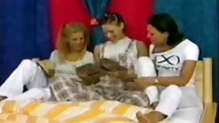 Майка ми не е стар любителски секс дъщери лесбийки приятелка порно формат