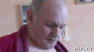 Малкият Ян ХХХ азиатски уличница прави френски старецът земята.с биг папи воайор секс видео фэнтезийном