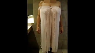 Горещ млад човек секси видео баба с по-големи цици в нощница секс техники видео серия