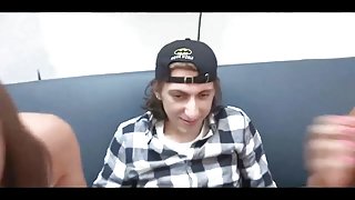 Две испански баба ифом да се полагаха 18й младо момче секс с майка любителски видео