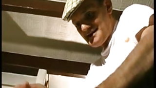 Френски ифом порно тройка с земята.с биг папи воайор в ресторант безплатно порно видео сестра