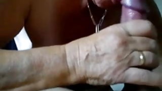 Баба е гадно голи зрели майки и поглъща червена секс видео