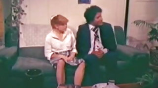 Майката се присъединява към видео ХХХХ зрели и дъщеря си да се полагаха (1970 реколта) арматура колеж тийнейджър секс видео