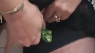 Баба обича космат възраст на жените безплатно порно видео